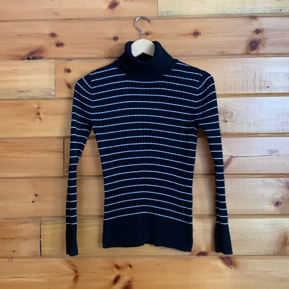 Croft & Barrow Black and White striped turtleneck. Size Small.  100% Cotton.
